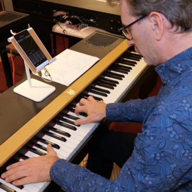 Entrez dans l'univers Phoenix. 🎹
Avec l'application My Phoenix, le Phoenix S s'adapte à votre jeu en temps réel.
Timbre, résonnance, toucher, réponse du clavier, feutrage… chaque réglage vous permet de façonner un piano qui vous ressemble.
Une technologie sonore unique, pensée pour retrouver la richesse et les sensations d'un piano acoustique, directement sous les doigts du musicien.
L'application My Phoenix, c'est :
✨ Une personnalisation poussée
✨ Une modélisation sonore en temps réel illimité
✨ Une interface simple et intuitive sur iOS et Android
🎬 Découvrez la vidéo complète sur notre page YouTube avec le lien dans la bio.
👉 Vous souhaitez tester le piano Phoenix ? Contacter nous pour planifier une démonstration.